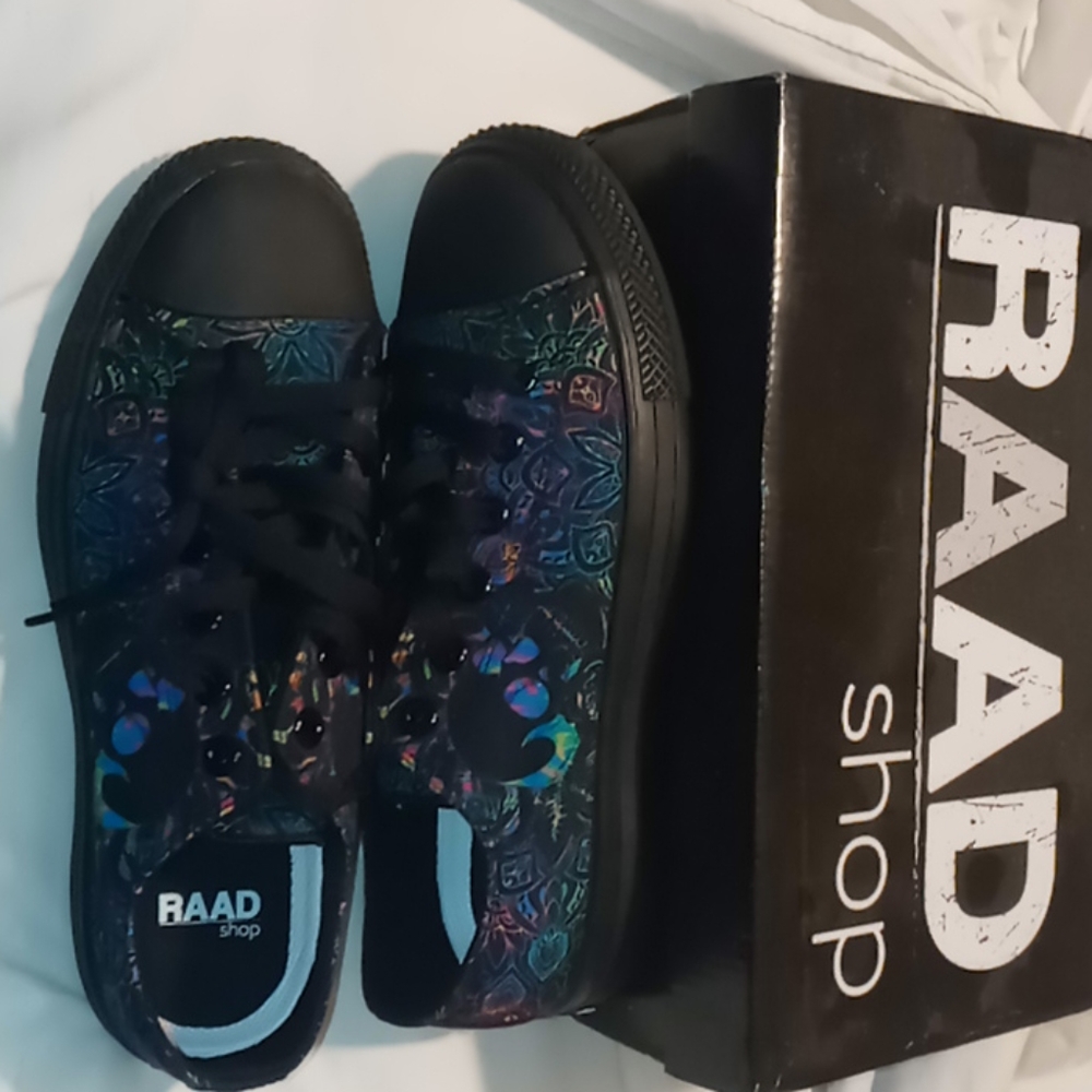 RAAD 8 1\2 W women's skull shoes